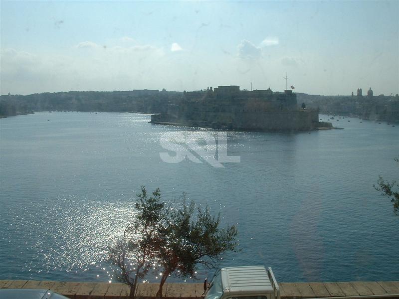 Retail/Catering in Valletta To Rent