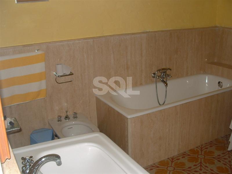 Retail/Catering in Valletta To Rent