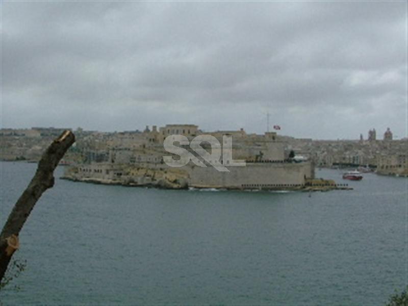 Retail/Catering in Valletta To Rent