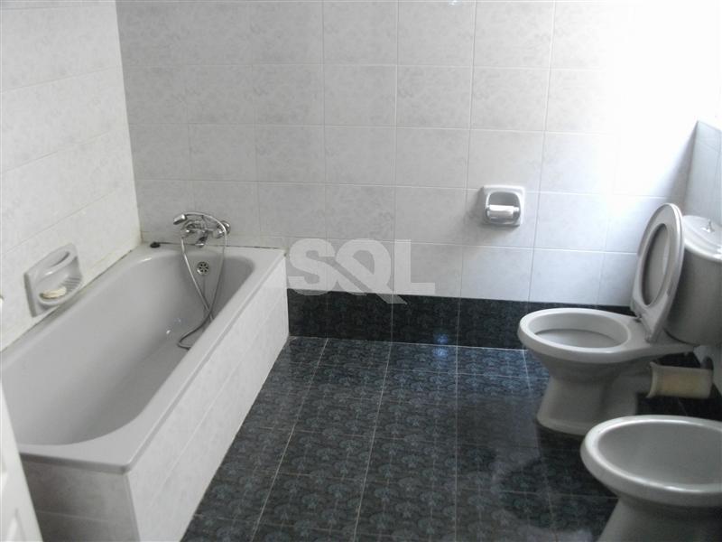 Apartment in Gzira To Rent