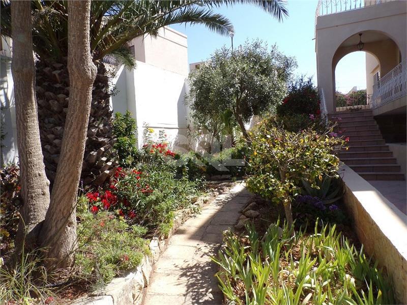 Villa in Madliena To Rent