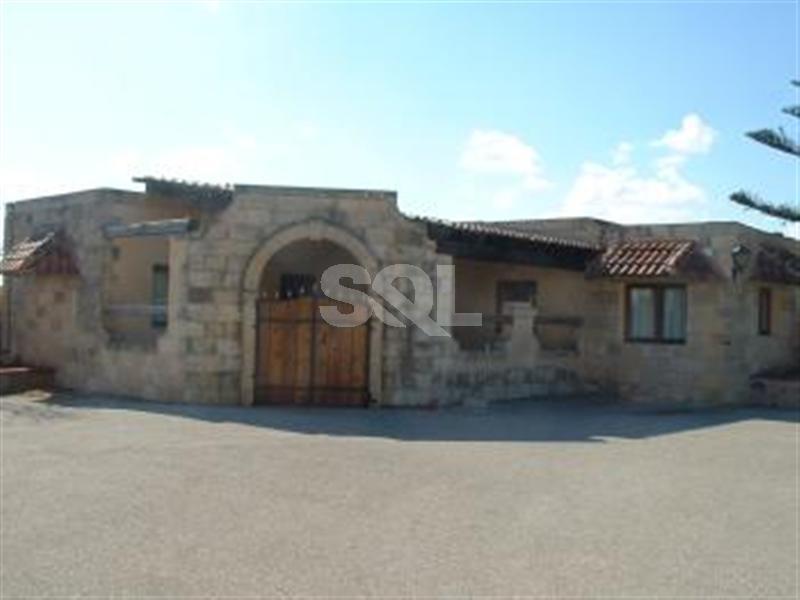 Maisonette in Wardija To Rent