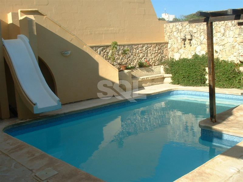House of Character in San Pawl Tat-Targa To Rent