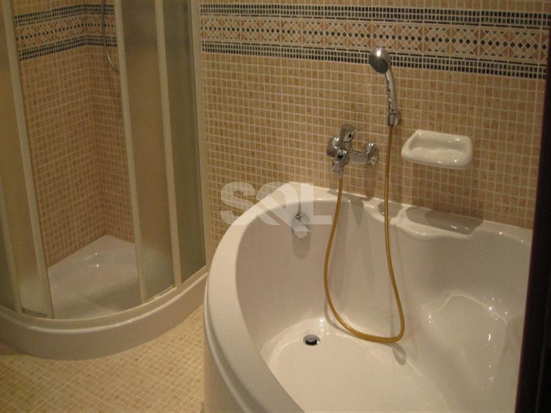 Apartment in Portomaso To Rent