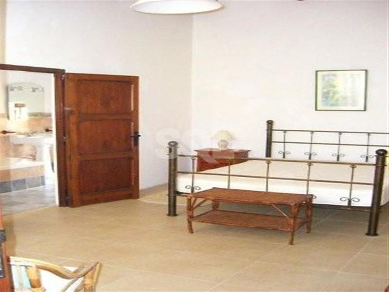 Farmhouse in Mosta To Rent