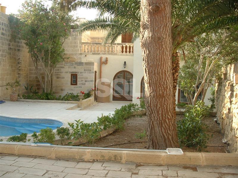 Farmhouse in Mosta To Rent