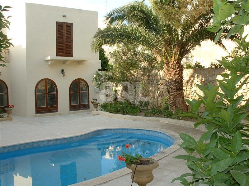 Farmhouse in Mosta To Rent