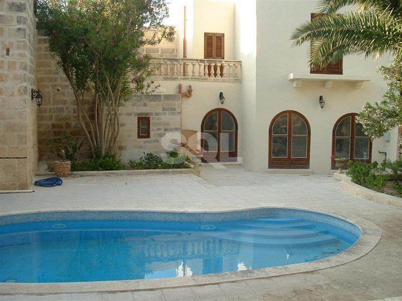 Farmhouse in Mosta To Rent