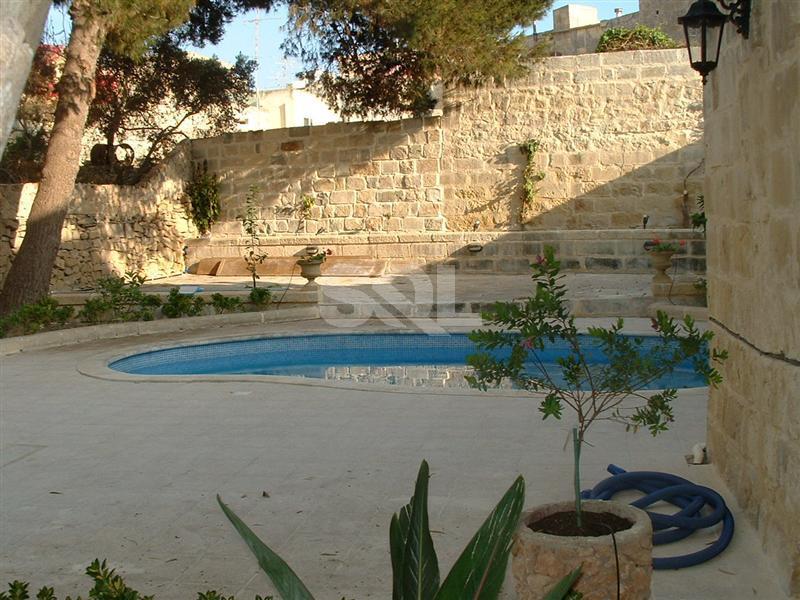 Farmhouse in Mosta To Rent