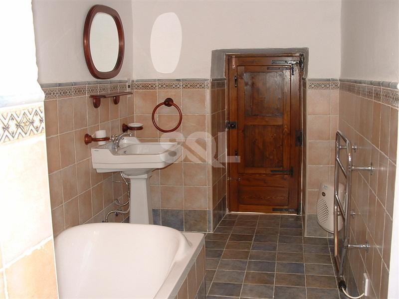 Farmhouse in Mosta To Rent