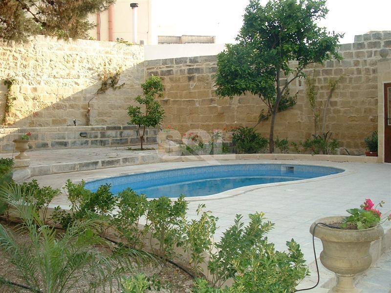 Farmhouse in Mosta To Rent