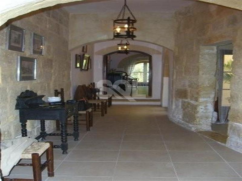 Farmhouse in Mosta To Rent