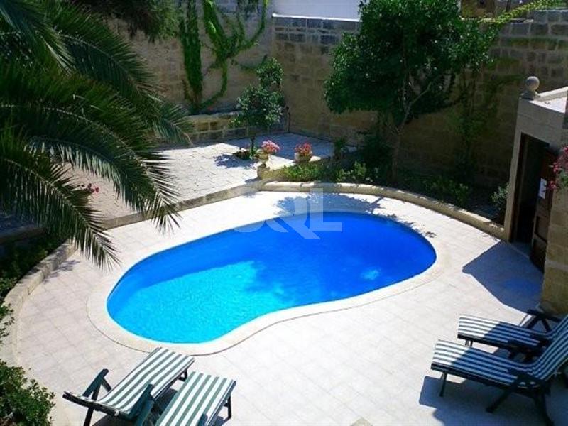 Farmhouse in Mosta To Rent