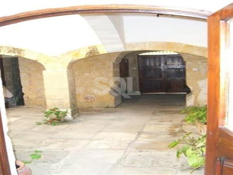 Farmhouse in Mosta To Rent