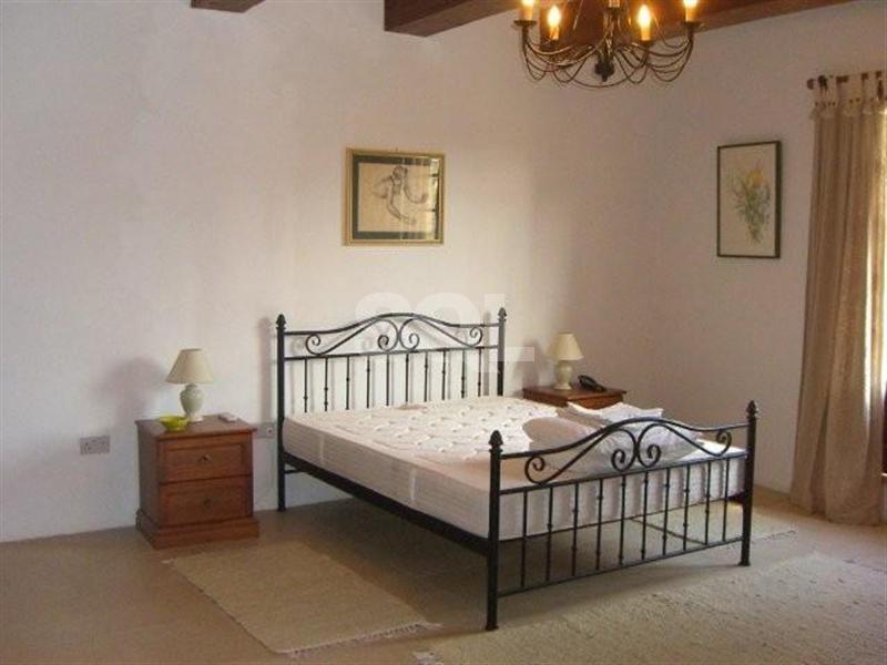 Farmhouse in Mosta To Rent