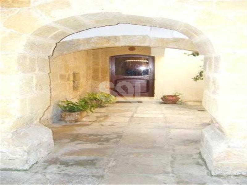 Farmhouse in Mosta To Rent
