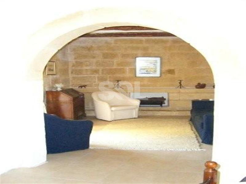 Farmhouse in Mosta To Rent