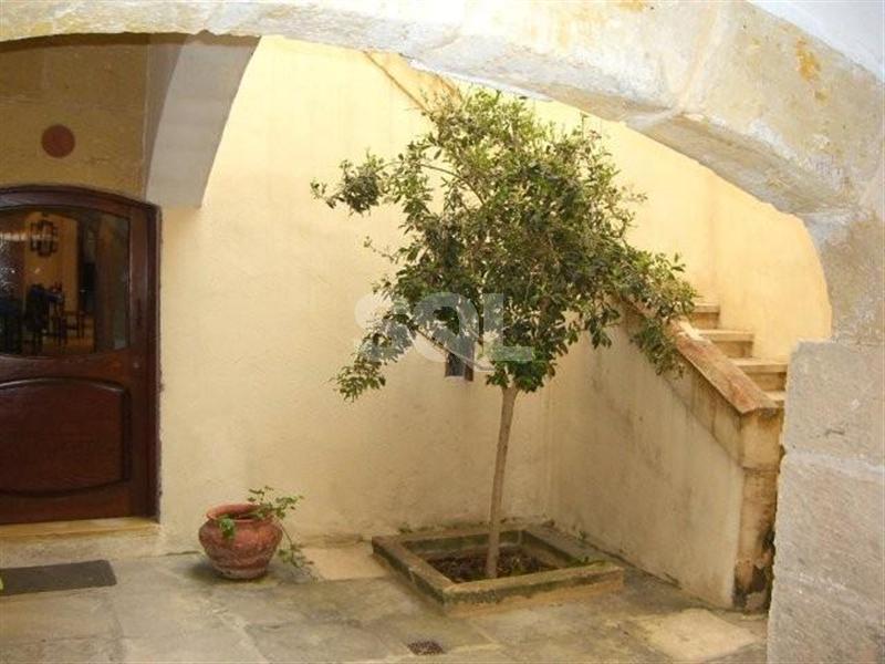 Farmhouse in Mosta To Rent