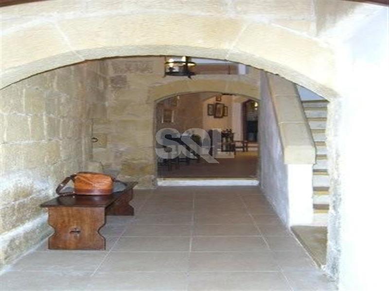 Farmhouse in Mosta To Rent