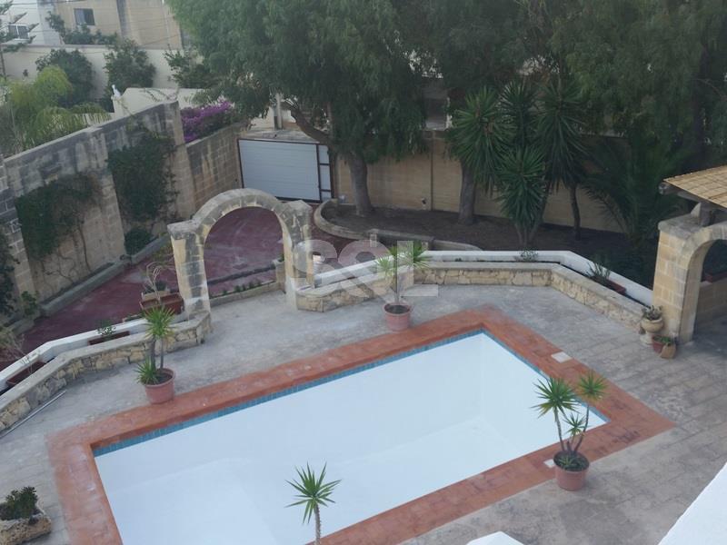 Semi-Detached Villa in San Gwann To Rent