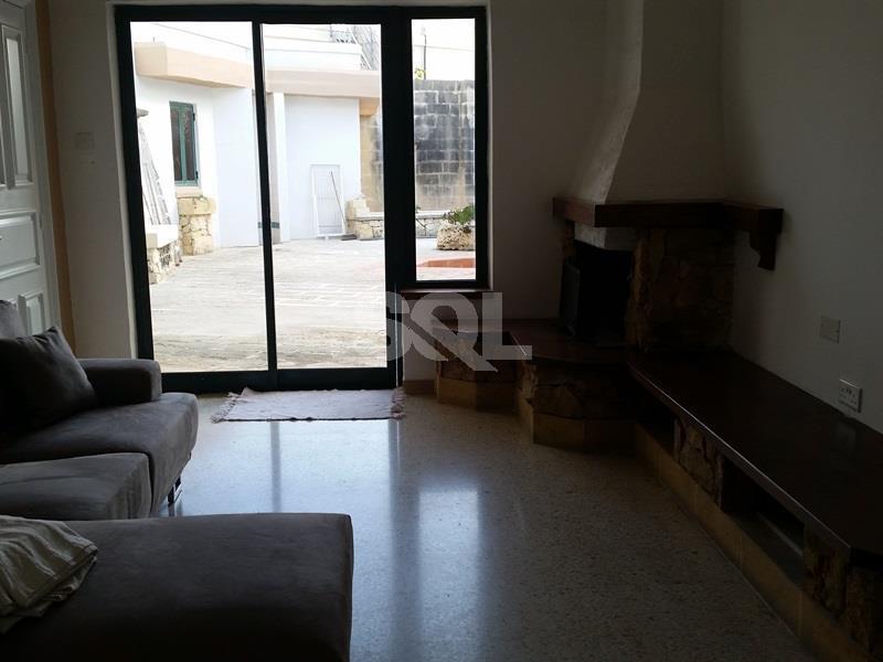 Semi-Detached Villa in San Gwann To Rent