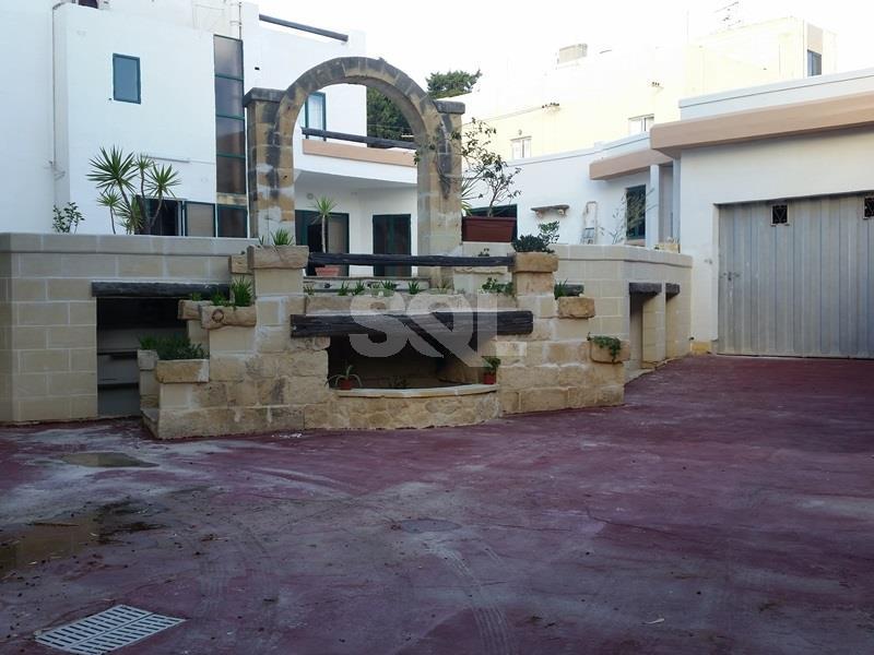 Semi-Detached Villa in San Gwann To Rent