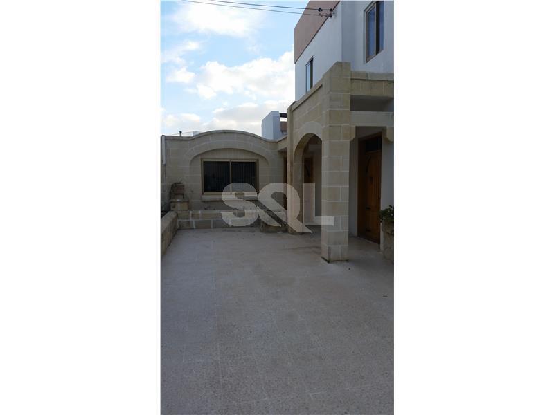 Semi-Detached Villa in San Gwann To Rent
