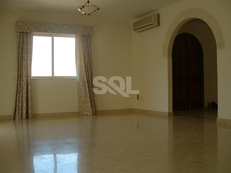 Villa in Madliena To Rent