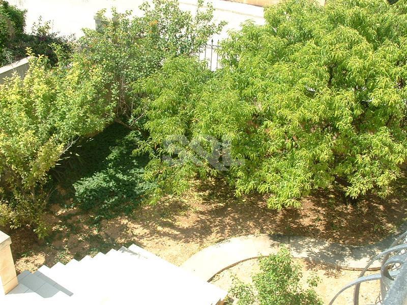 Villa in Madliena To Rent