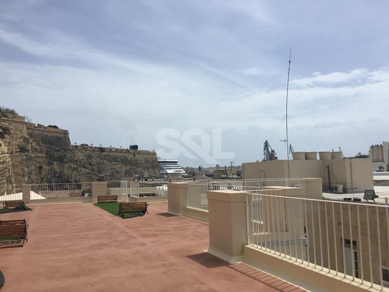 Office in Marsa To Rent