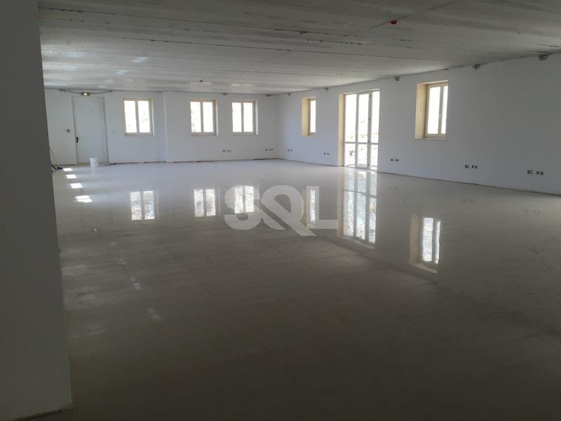 Office in Marsa To Rent