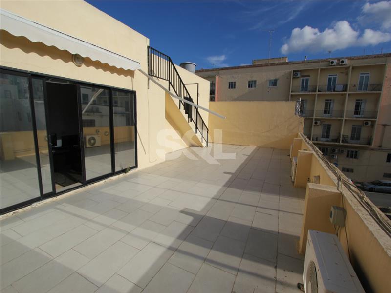 Office in Ta' Xbiex To Rent