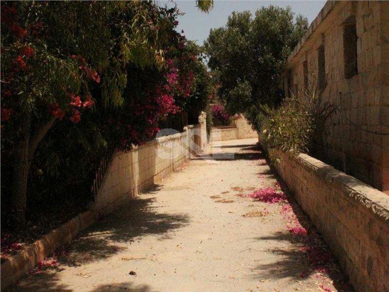 Farmhouse in Dingli For Sale