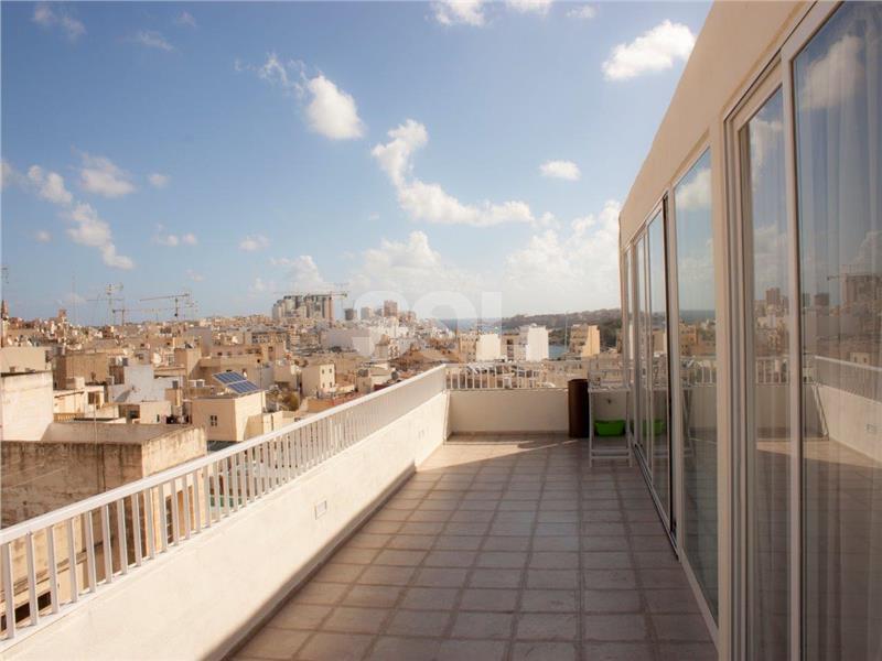 Penthouse in Gzira To Rent