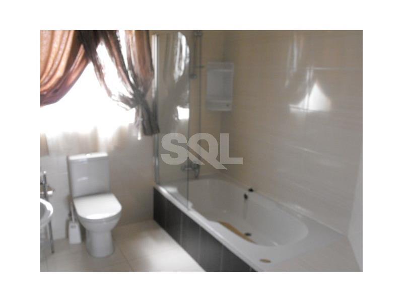 Penthouse in Mosta To Rent