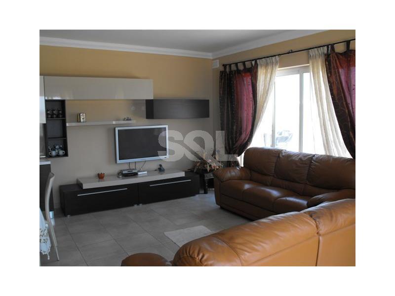 Penthouse in Mosta To Rent