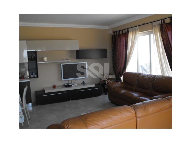 Penthouse in Mosta To Rent
