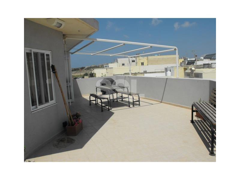 Penthouse in Mosta To Rent