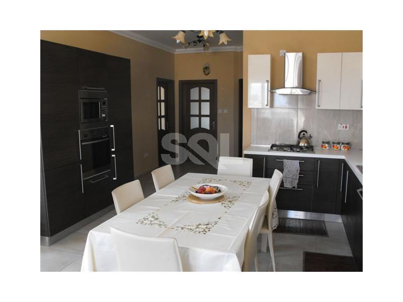 Penthouse in Mosta To Rent