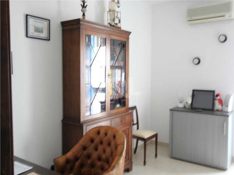 Apartment in Ta' Xbiex To Rent