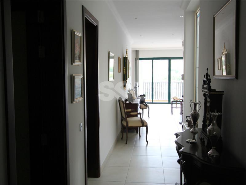 Apartment in Ta' Xbiex To Rent