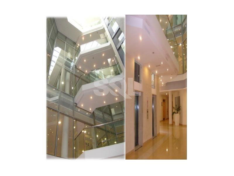 Office in Ta' Xbiex To Rent