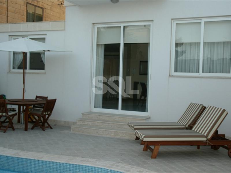 Villa in Attard To Rent