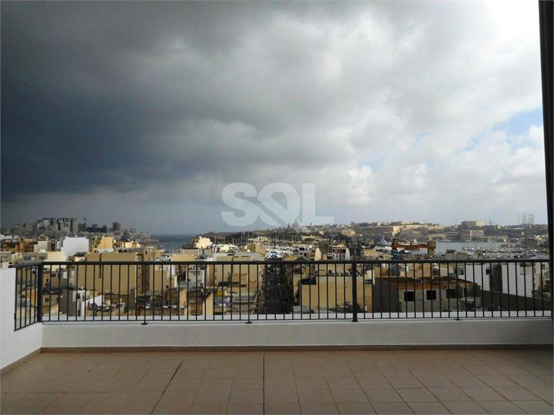 Penthouse in Gzira To Rent