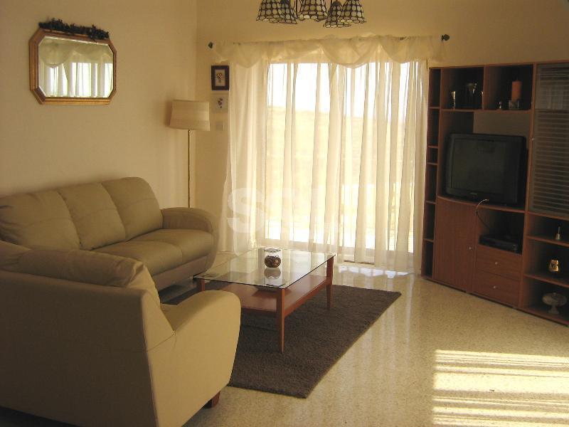 Apartment in Xemxija To Rent