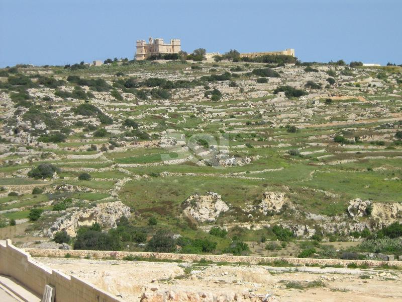 Apartment in Xemxija To Rent