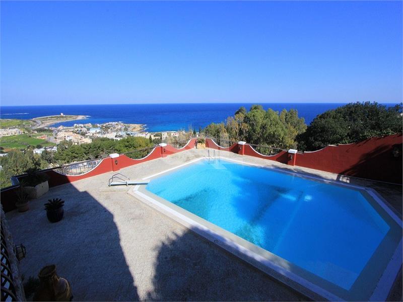 Villa in Madliena For Sale