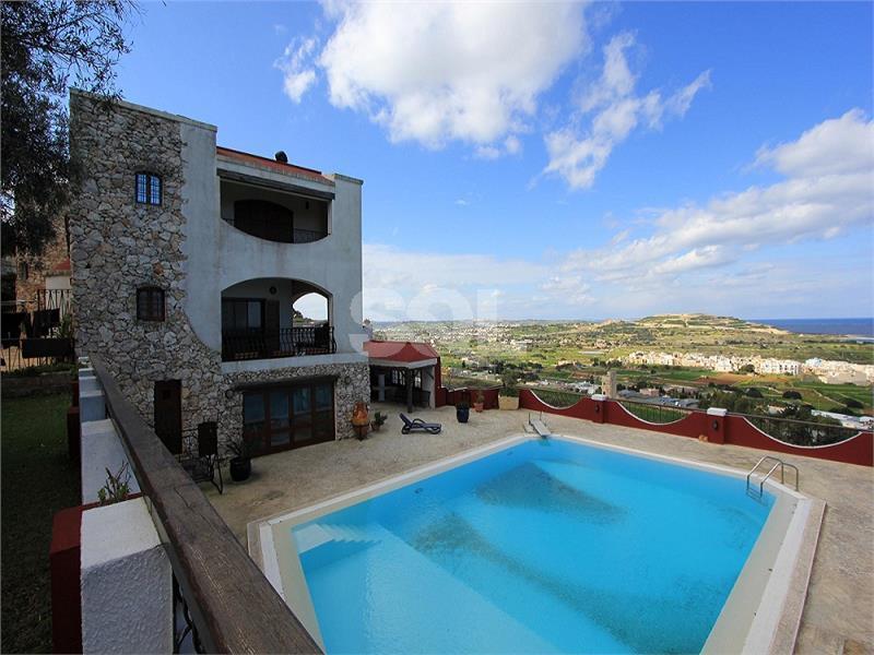 Villa in Madliena For Sale