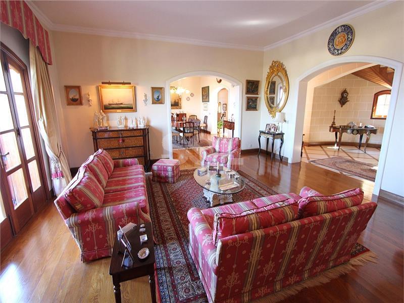 Villa in Madliena For Sale