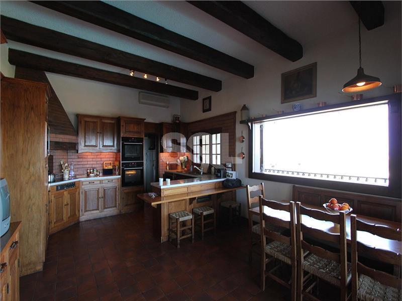 Villa in Madliena For Sale